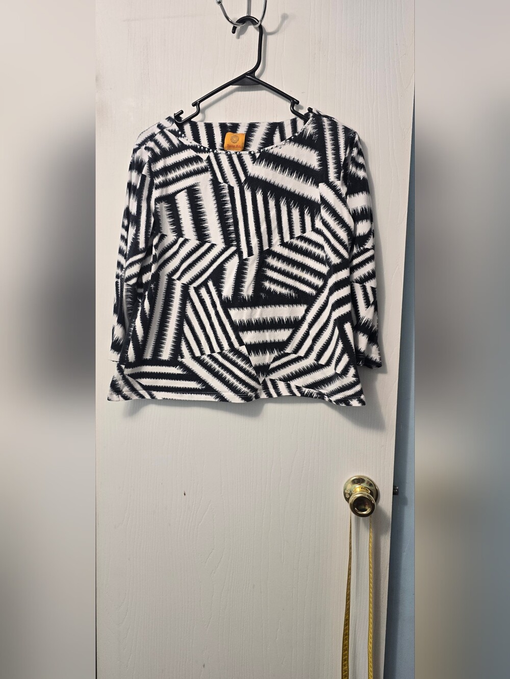 Ruby Rd Women’s Medium Black White Geometric Print 3/4 Sleeve Rhinestone Top